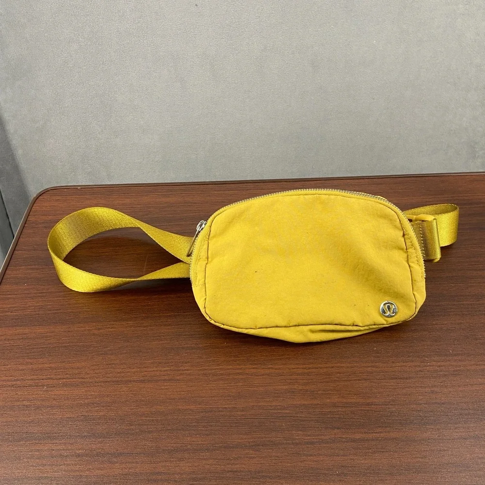 Lululemon Everywhere Belt Bag Long Strap 1L Womens Lemon Lush Nylon Fanny Pack